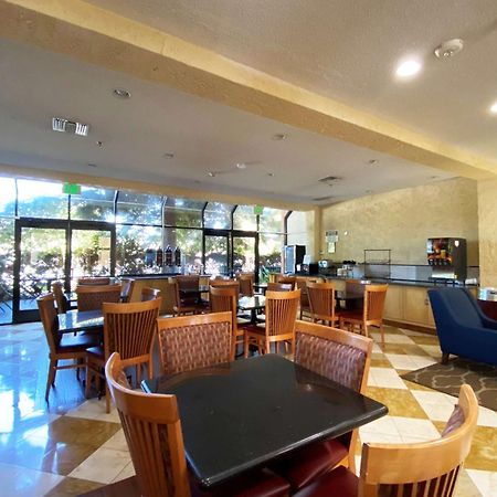 Wyndham Garden Newark Fremont Silicon Valley Bagian luar foto