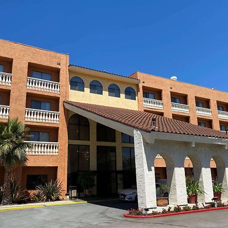 Wyndham Garden Newark Fremont Silicon Valley Bagian luar foto