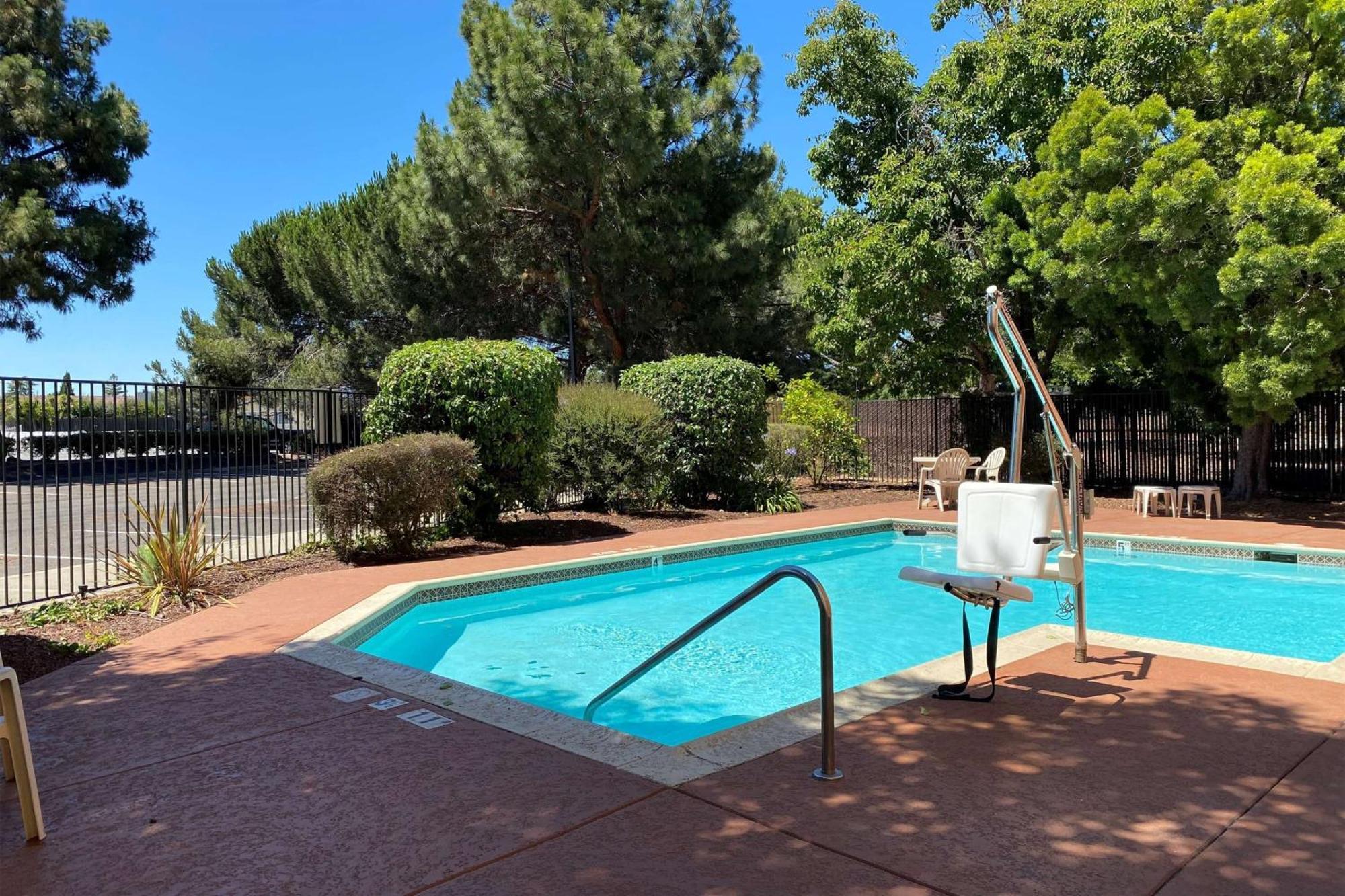 Wyndham Garden Newark Fremont Silicon Valley Bagian luar foto