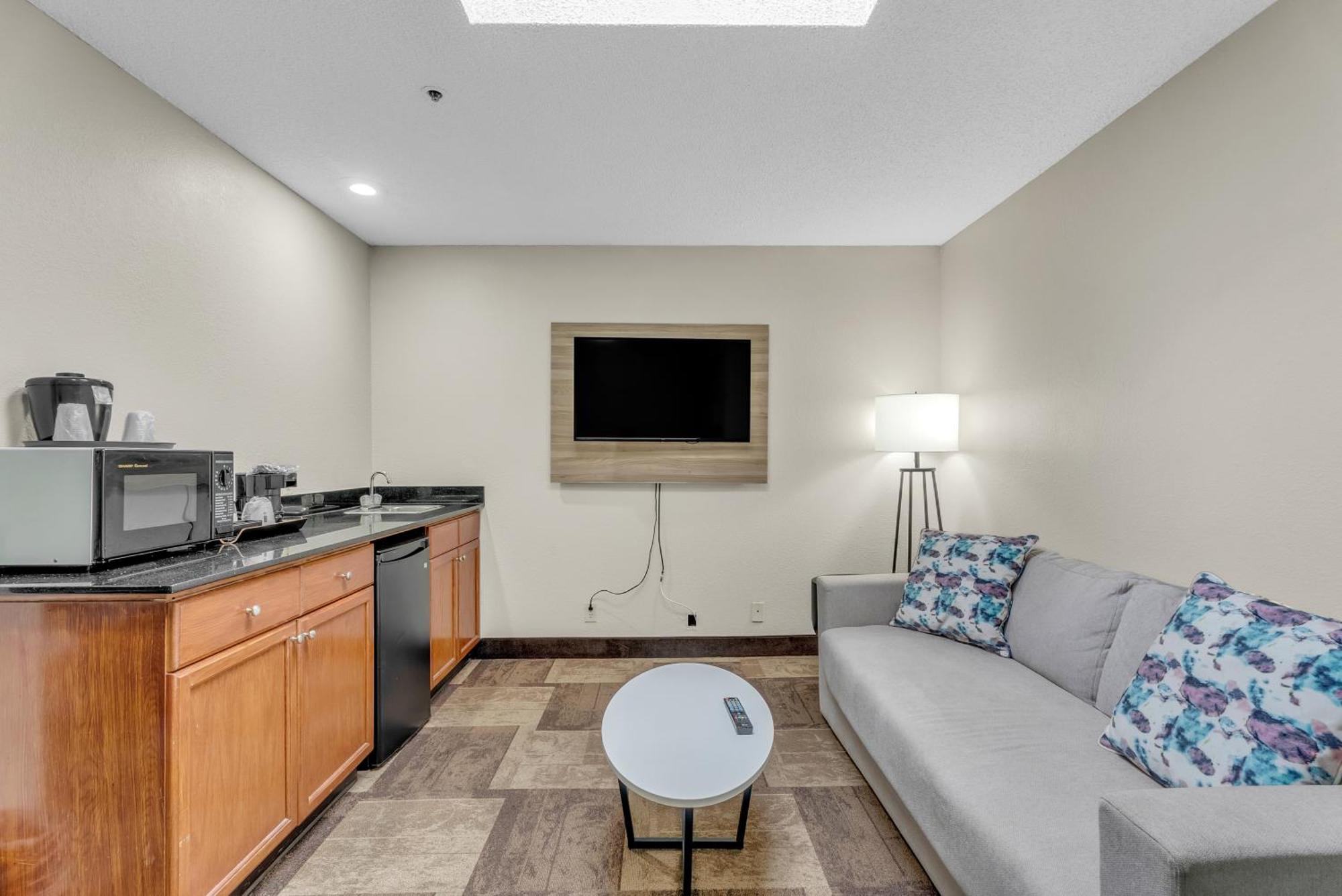 Wyndham Garden Newark Fremont Silicon Valley Bagian luar foto