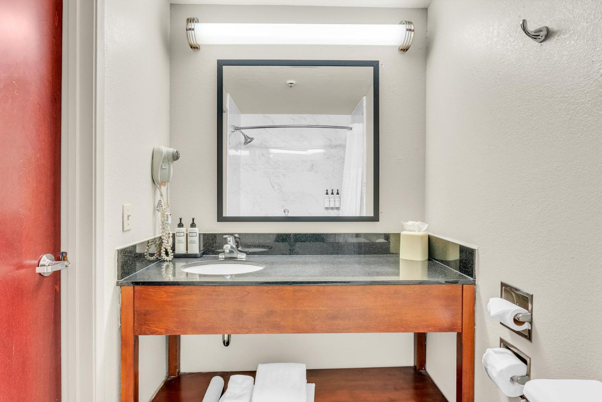 Wyndham Garden Newark Fremont Silicon Valley Bagian luar foto