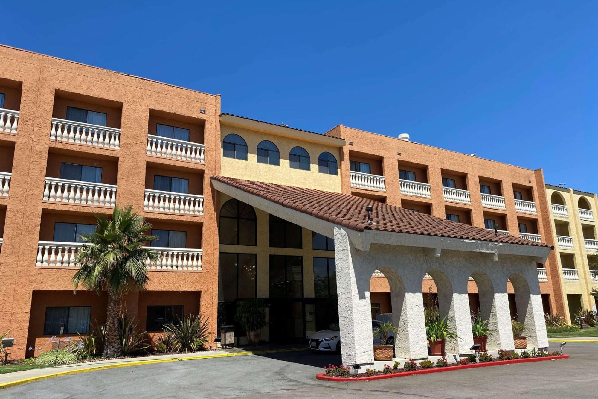 Wyndham Garden Newark Fremont Silicon Valley Bagian luar foto